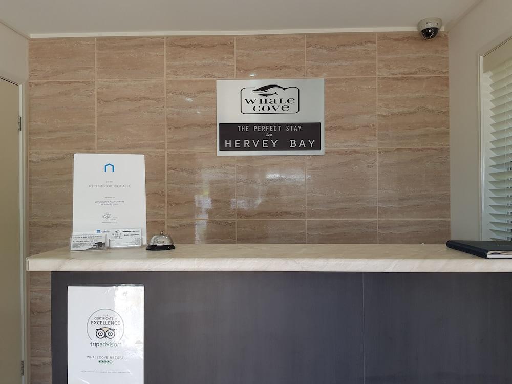 Ramada Encore By Wyndham Whale Cove Харві-Бей Екстер'єр фото